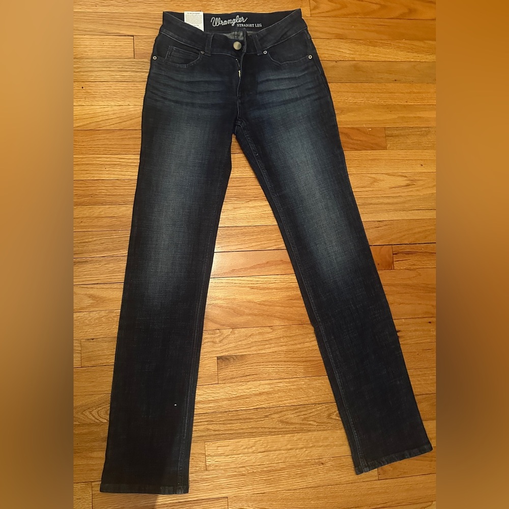 NWT Wrangle Denim Straight Leg🔥 Sz: 3/4 x 34 Rt $70